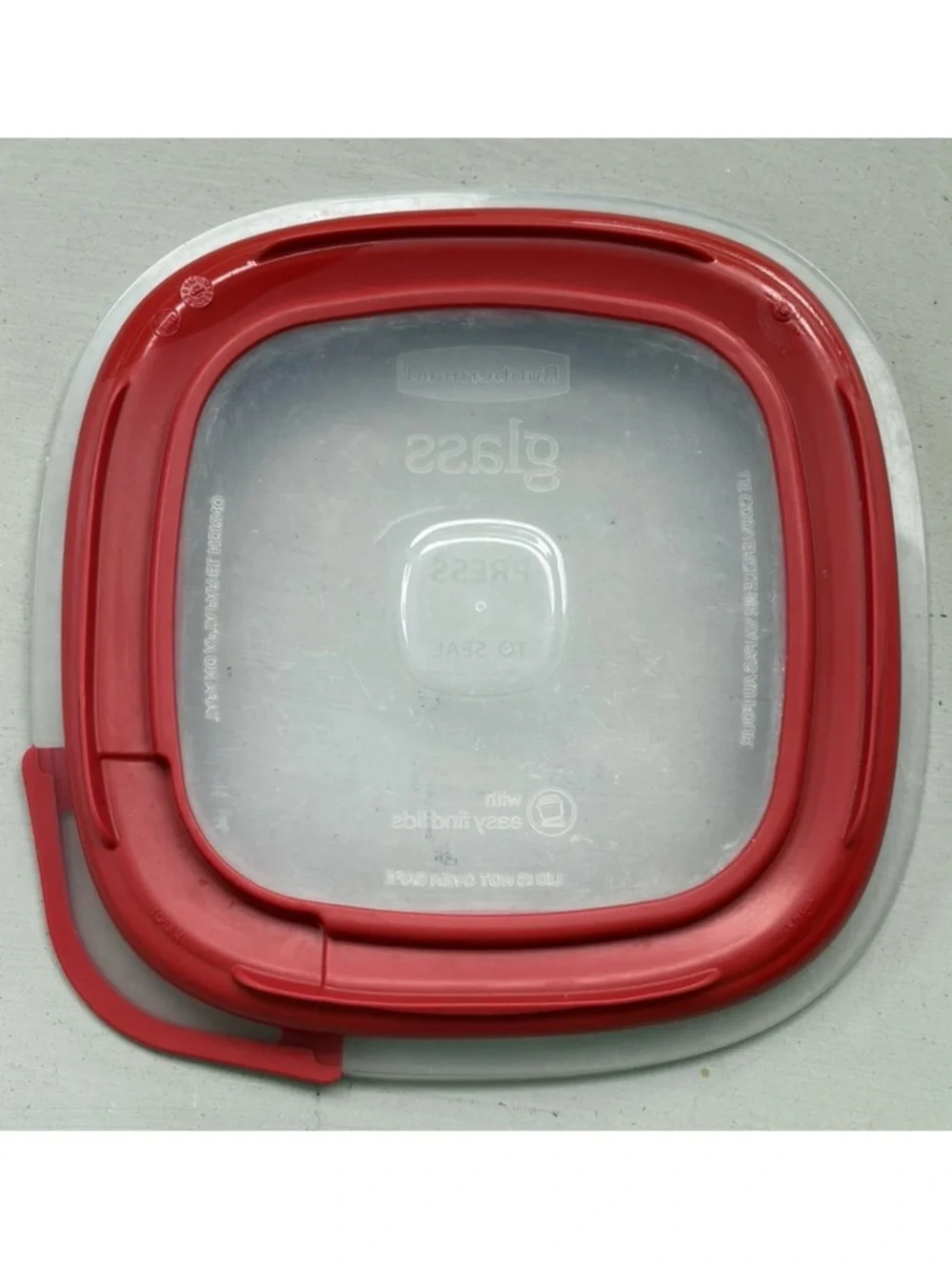 2- Rubbermaid Glass Food Storage Containers 2.5 Cup Square with Red Lids